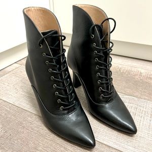 Nine West black leather lace up booties, pointed toe, women size 5